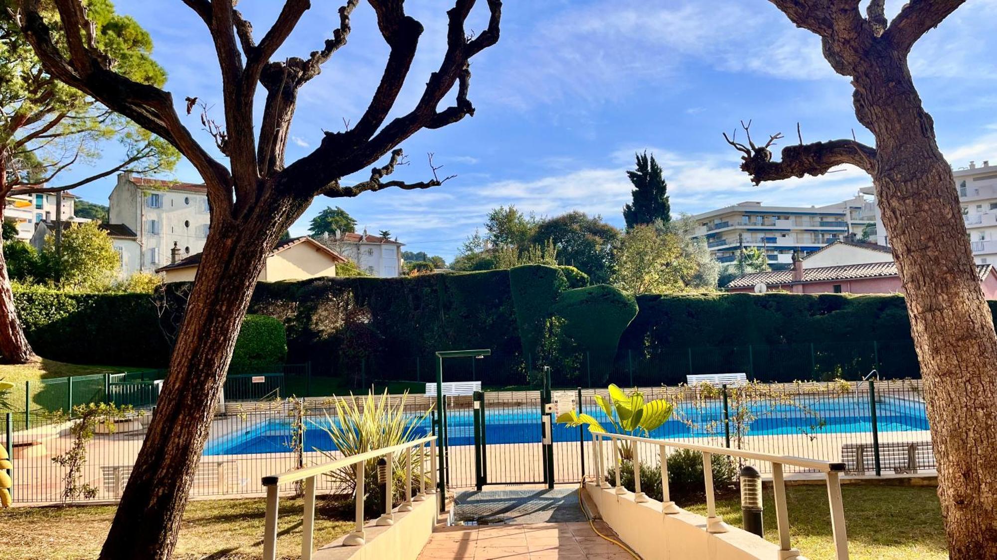 L'Azur - Apt De Standing - Piscine - Parking Le Cannet Bagian luar foto